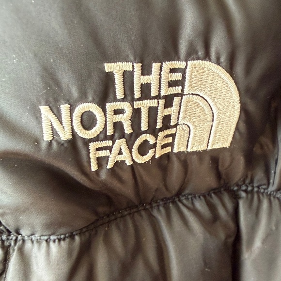 The North Face Women's Black Hooded Puffer Jacket - Picture 2 of 3